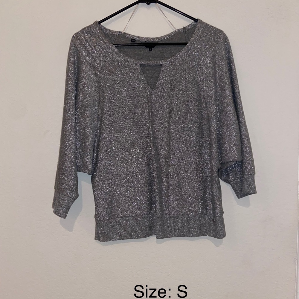 Bat wing Guess top